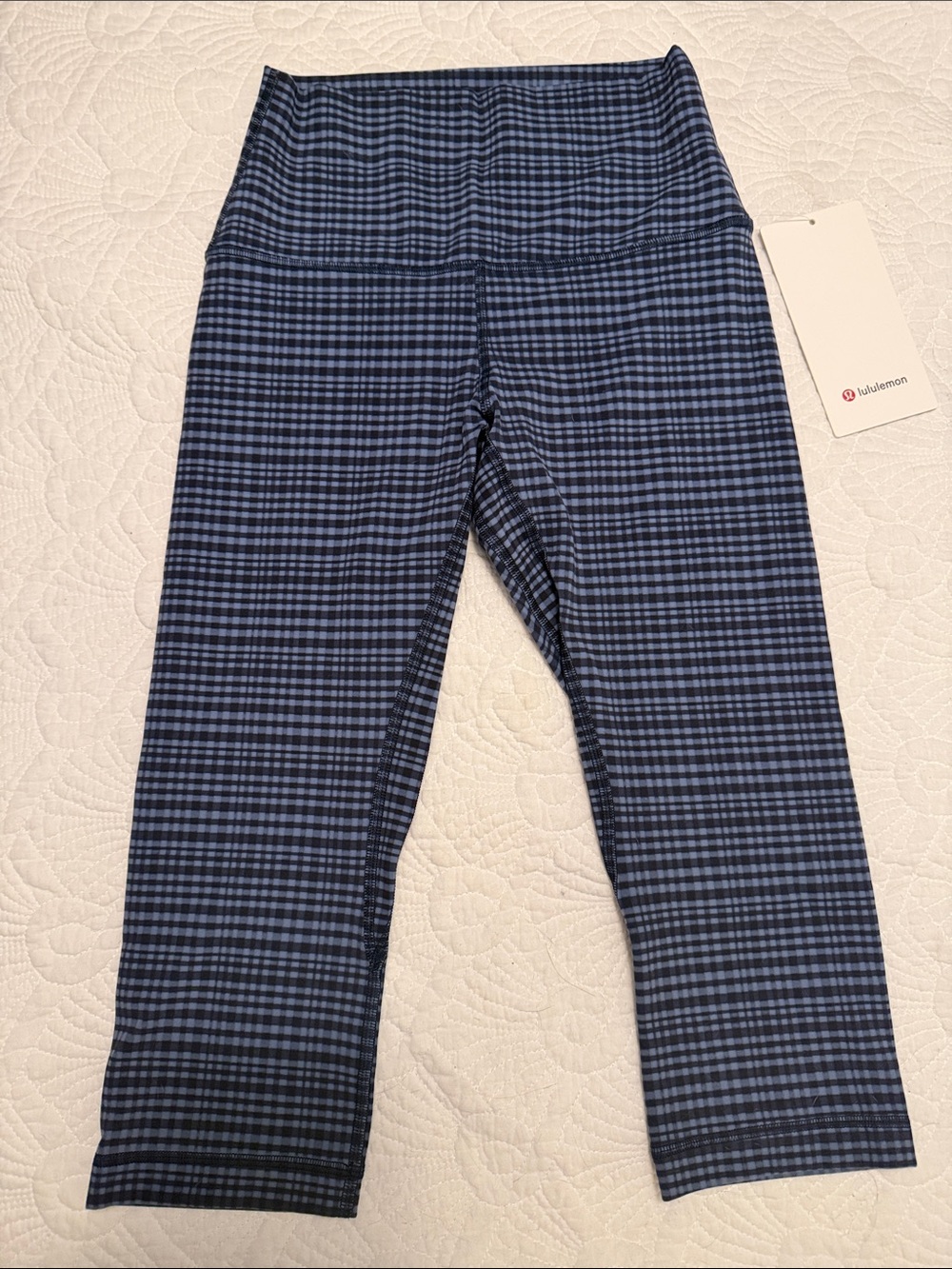 Lululemon Navy and Light Blue Gingham Align 17” leggings - Size 4